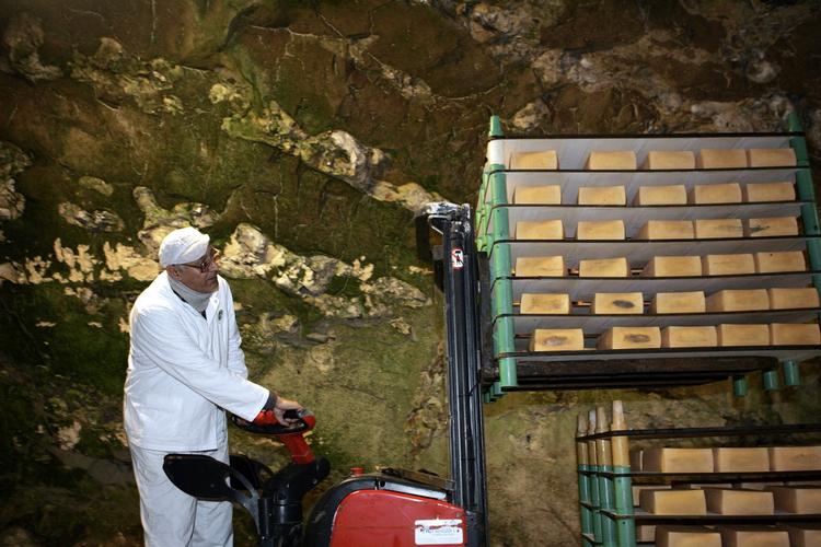 Nøddesmag. Osten i Mønsted Kalkgruber lagres 25 meter under jorden. (Arkivfoto) 