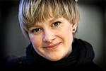 Glimt. Rikke Bakmann skildrer i sin tegneroman barndommens sommerlige sødme.