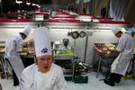 Norske Gunnar Hvarnes er én af de nærmeste konkurrenter til danske Rasmus Kofoed under dagens afvikling af Bocuse d'Or i Lyon. 