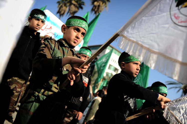 Bevægelse. Medlemmer af Hamas-bevægelsen under en demonstration i Gaza By. 