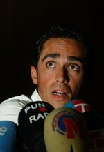 UDELUKKET. Alberto Contador må efter al sandsynlighed stille cyklen væk det næste års tid. 