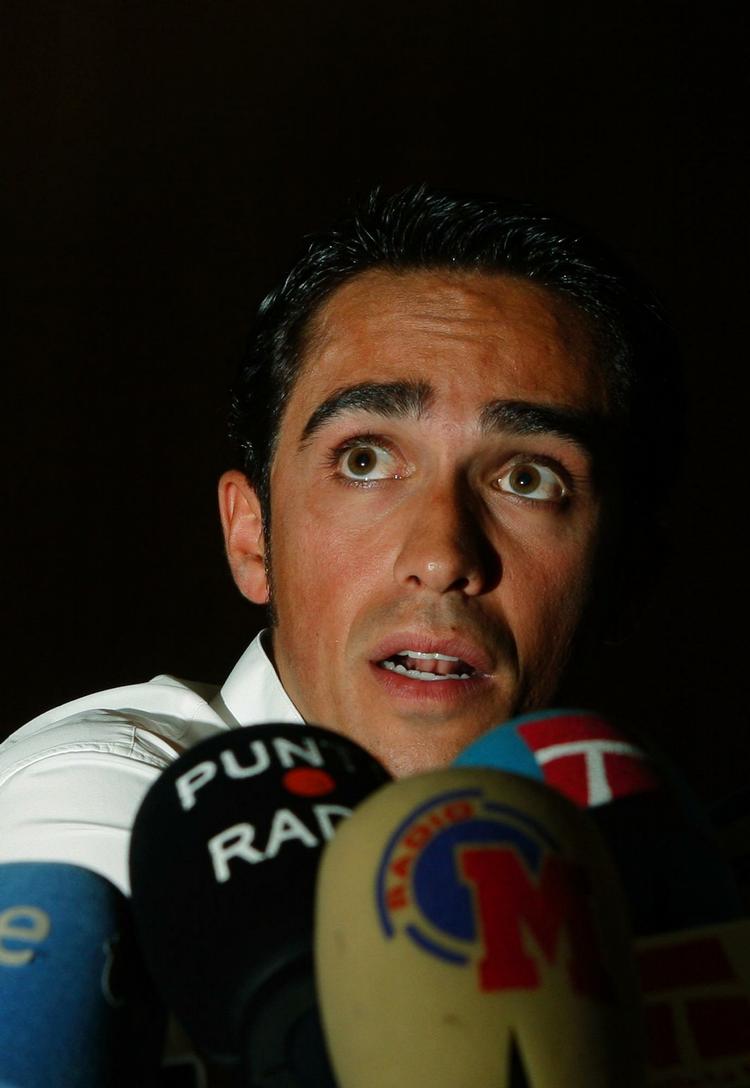 UDELUKKET. Alberto Contador må efter al sandsynlighed stille cyklen væk det næste års tid. 