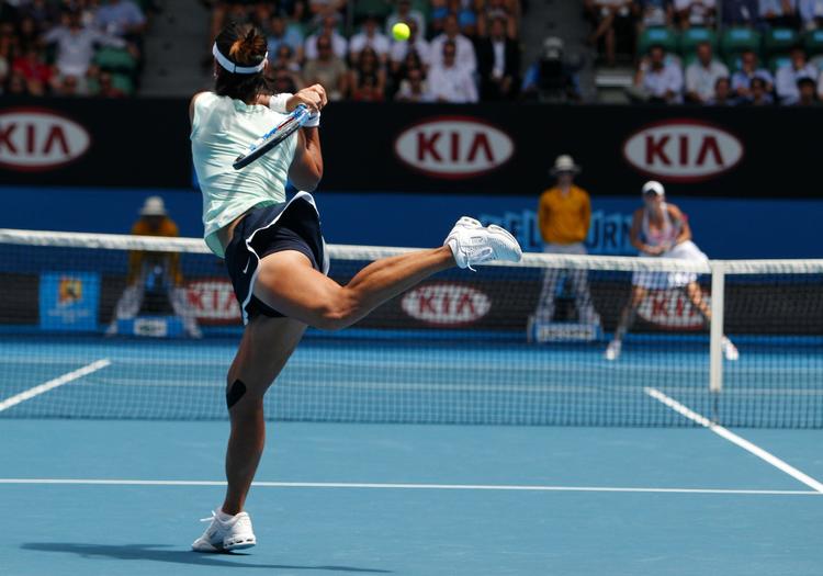 snorkerier. Li Na var lang tid om at komme ind i kampen mod Caroline Wozniacki - måske præget af den dårlige nattesøvn. 
