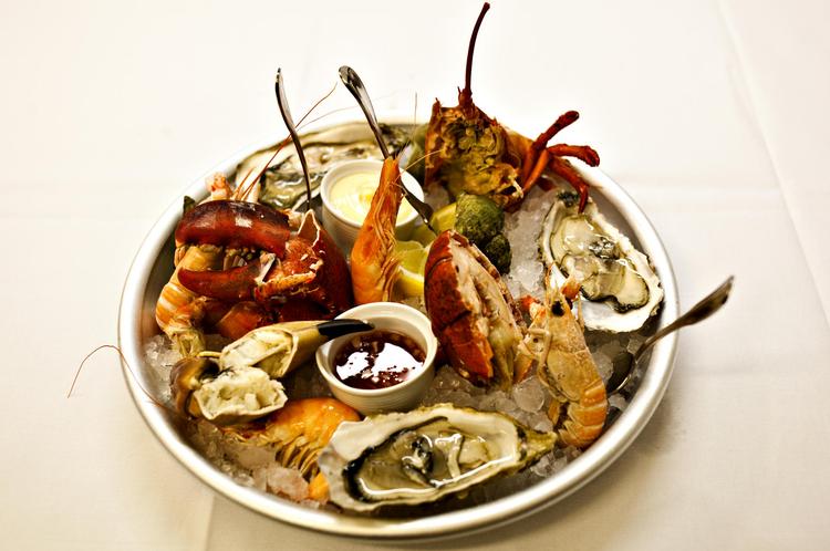 Folkene bag Pastis – en af byens bedste bistroer, har smidt nettet i havet og skabt en fiskebistro. Det er blevet flot, fransk og gennemført. 