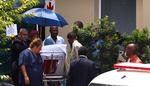 Hjem. Mandela blev her til eftermiddag udskrevet fra hospitalet. 