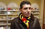 turist. Et postkort på turistkontoret - og så til håndbold i aften, er planen for Enrique Villares. 