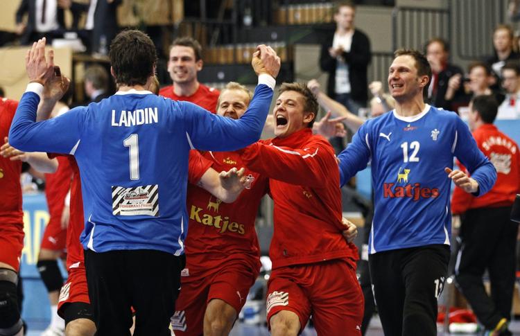 47. Spanierne skulle sådan cirka bruge to skud indenfor målrammen for at lave ét mål. Niklas Landin stod nemlig med en redningsprocent på 47. 