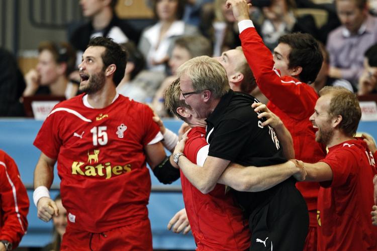 Guld? De danske drenge er i finalen - men det fejrede de lige lovlig tidligt, mener den spanske landstræner. 