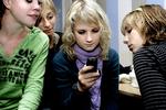 Mentalitet. Danskerne er ikke nær så bange for at blive grinet ad, som det er tilfældet for andre folkefærd. Især tyskerne og spanierne har det svært, når andre griner ad dem. Næsten lige så svært som danske børn og unge. 