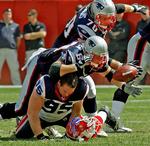 Takling. Buffalo Bills Kyle Williams, der her taber hjelmen i en kamp mod New England Patriots, er med ved Pro Bowl. 