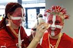 kampklar. Der er masser af rødhvis opbakning på tribunen, når Danmark spiller VM-finale. 