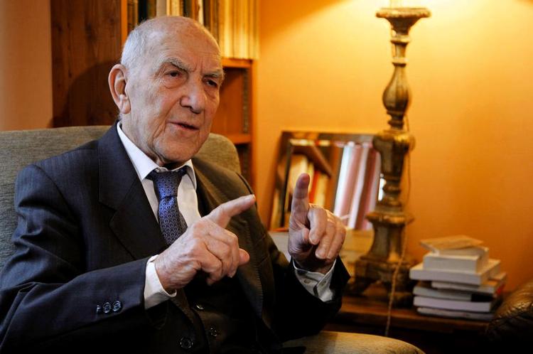 vrede. Stéphane Hessel har nedkaldt det jødiske trossamfunds vrede over sig med sit forslag om  at boykotte israelske varer. Arkivfoto: Francois Mori/AP 