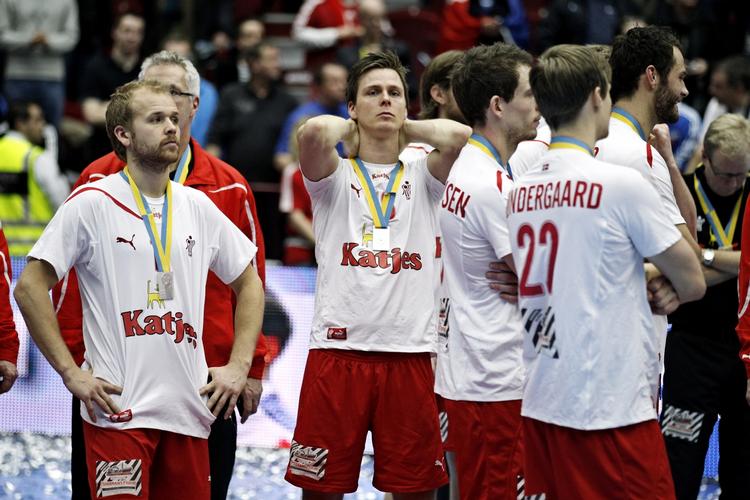 Nedtur. Hans Lindberg (i midten) og holdkammeraterne gav alt, hvad de havde, men blev slået i forlænget spilletid af Frankrig. 