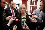 Mediehysteri. Mediernes behandling af Henriette Kjær har været ude af proportioner. Denne slags mediehysteri skader debatten og dermed også demokratiets fundament. 