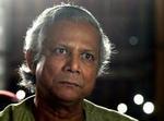 Mohammed Yunus under et besøg i landsbyen Kalampur i Bangladesh. 