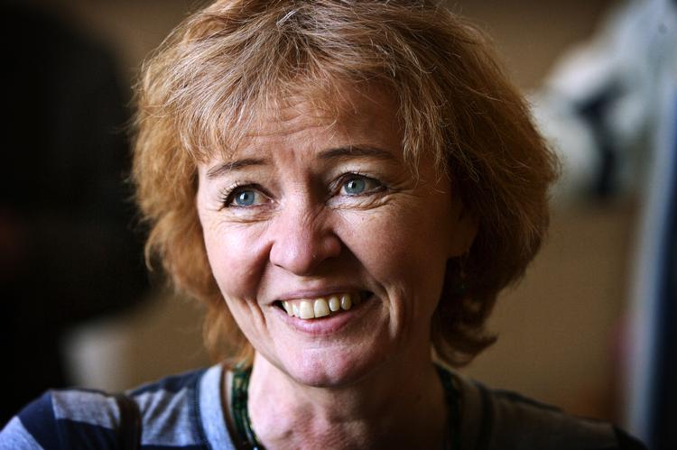 Frahm. Uden Det Kongelige Teater ville vi aldrig få de talenter, vi ser i DRs serier som Taxa, Livvagterne, Forbrydelsen og alle de andre, vi alle sidder limet til skærmen for at følge«, siger hun. 
