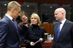Ministertræf. Udenrigsminister Lene Espersen drøfter situationen i Egypten med Finlands udenrigsminister Alexander Stubb (tv) og Storbritanniens William Hague. 