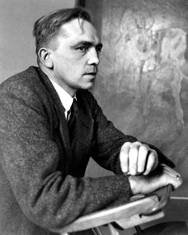 karakteristisk. Martin A. Andersen deler vandene. Forfatteren levede 1909-55. 