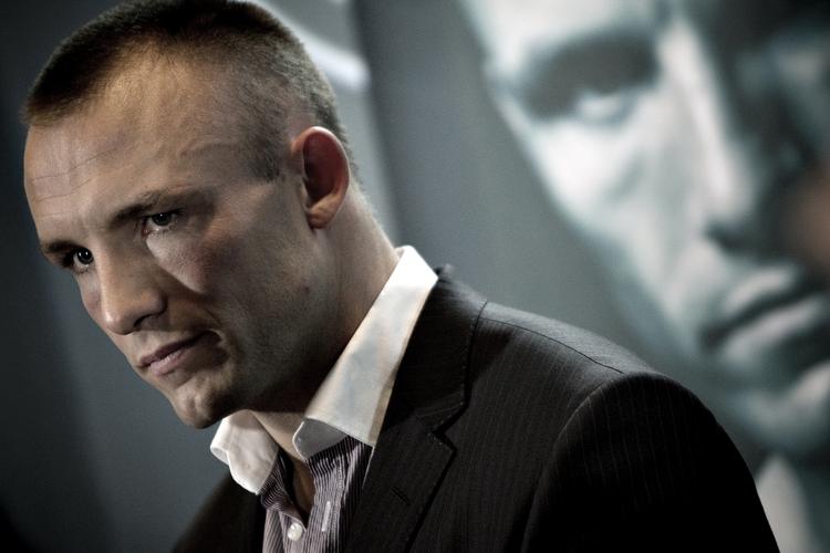 skadet. En nerve ved det ene øje gør Mikkel Kesslers planer om flere ture i ringen usikre. 