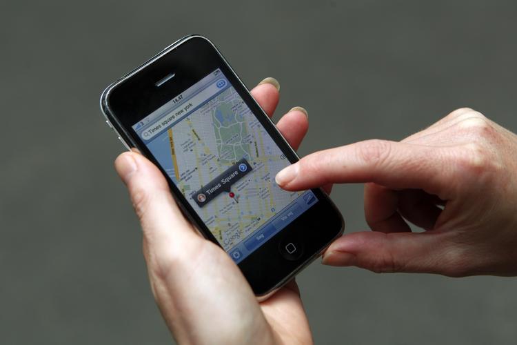Smartphone-ejere kan gøre livet lettere for sig selv og sværere for tyveknægte, påpeger eksperter. 