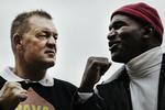 Kamp. Brian Nielsen (t.v.) og Evander Holyfield må vente med at uddele tæsk. 