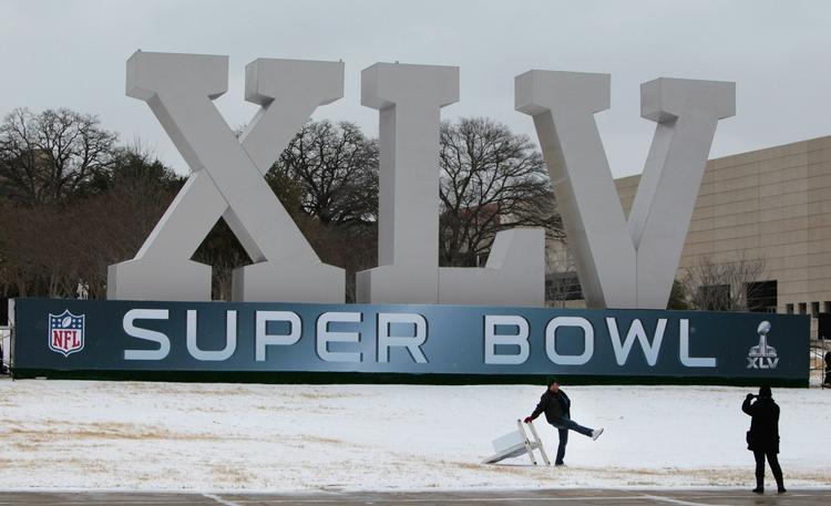 finalen. Meget større bliver det ikke. Der er to dage til Super Bowl, og amerikanerne er ved at forberede sig til årets store sportsbegivenhed på de kanter. 