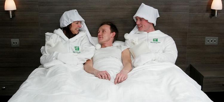 SENGEVARMER. Få selskab og en varm seng på Holiday Inn. 