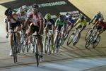 Pedalkræfter. Der var fuld gang i feltet på førstedagen af seksdagesløbet i går - hvor dette billede stammer fra - og fredag dag var der decideret drama. 