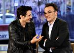 Hygge. James Franco (t.v.) og Danny Boyle i en hyggelig samtale. Begge er aktuelle med filmen '127 Hours'. 