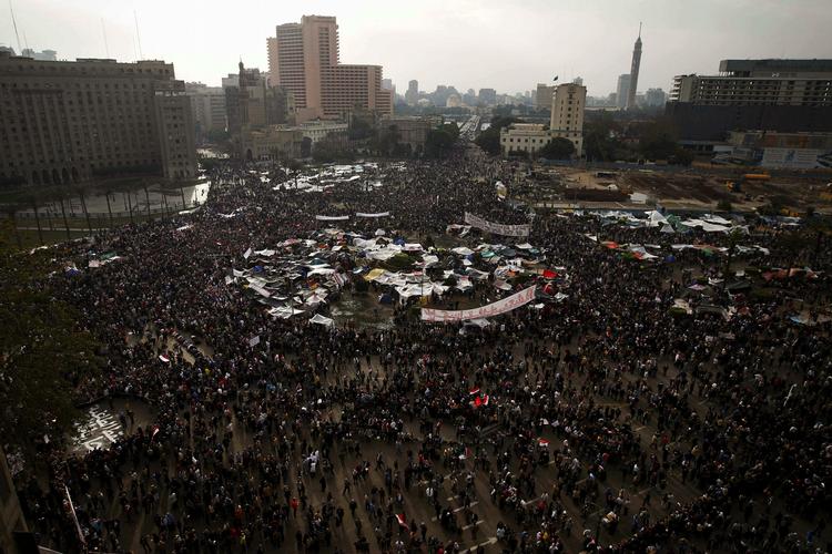 Tahrirpladsen. Her er pladsen i det centrale Kairo som den så ud før mørkets frembrud. 