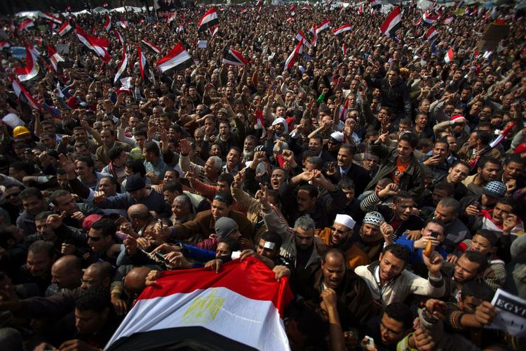 Protester. En enorm folkemængde har endnu en gang samlet sig på Tahrir-pladsen i Kairo. 