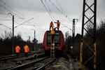 Køreledninger er faldet ned ved Hundige Station.