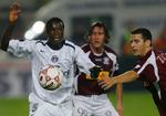 fynbo. Bernard Mendy (t.v.) forsøger sig nu i Superligaen. 