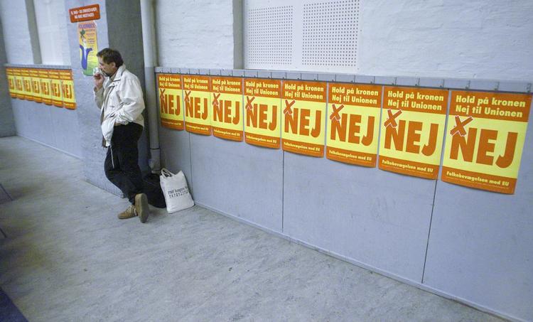 Nej. Vælgermøde i Nørrebrohallen forud for den danske afstemning i 2000, der endte med et nej til euroen. 53,2 procent sagde nej. 46,8 stemte ja. 