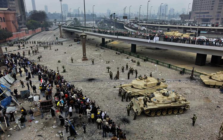 Militær. Handler det egyptiske militær efter nationens eller dets egne interesser? 