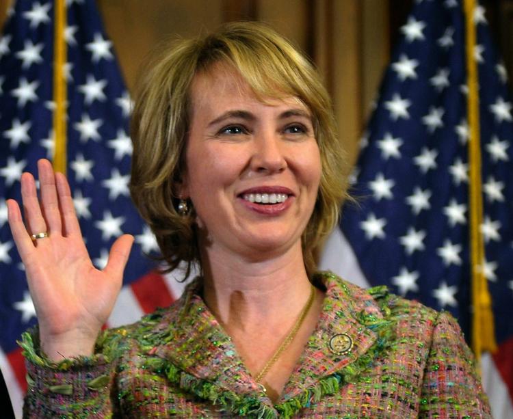 attentat. Gabrielle Giffords få dage før attentatet, hvor hun og 12 andre blev såret, mens 6 mistede livet. 