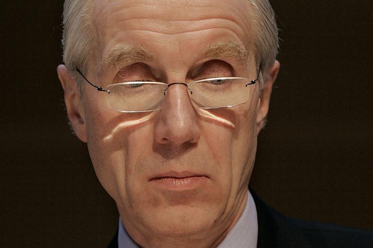 Overskudsagtig. Danske Banks øverste direktør, Peter Straarup, offentliggjorde i dag et overskud på 6,7 milliarder kroner sidste år. 