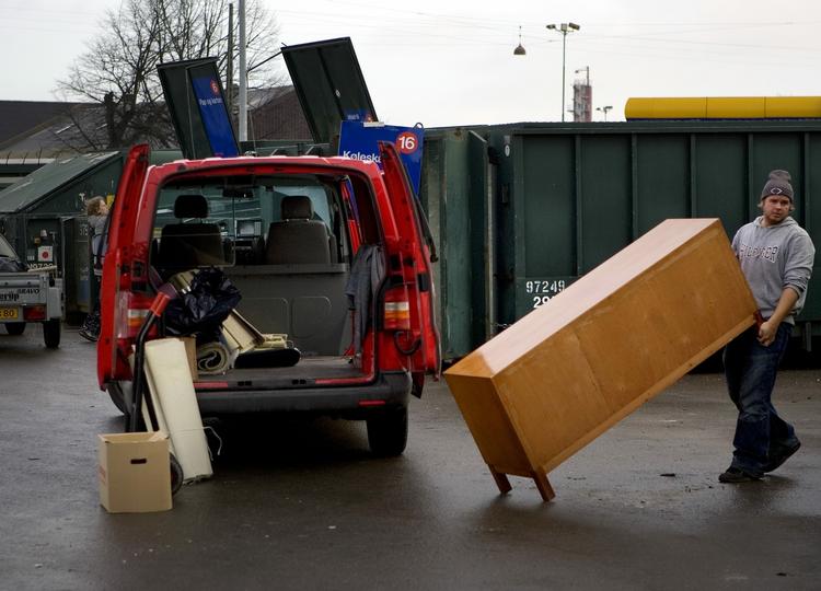 RYDNING. I ekstreme tilfælde kan du blive nødt til at skaffe dig af med mere end blot aviser, blade og andre småting. 
