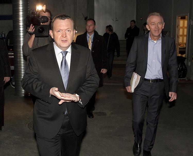 Kamphaner. LArs Løkke Rasmussen (V) og Villy søvndal er langt fra enige om, hvordan Danmarks økonomi skal sikres. 