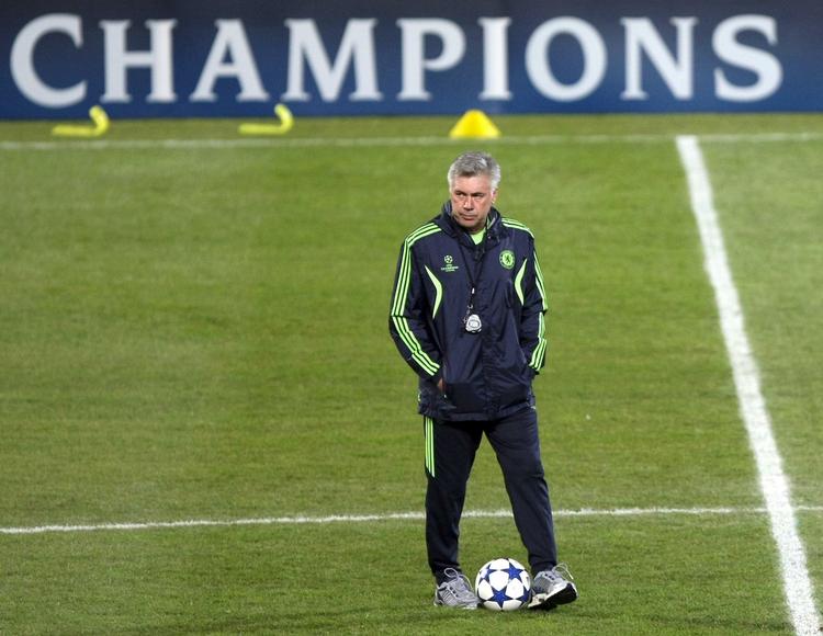 koldt. Chelseas manager Carlo Ancelotti får brug for det varme tøj, når han sidst i februar skal til København. 
