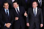 Eu-Mobning. »Ham den lille  der, blev han sur over for lidt i drikkepenge?« – Et af mange læserforslag til, hvad Barroso siger til Sarkozy. 