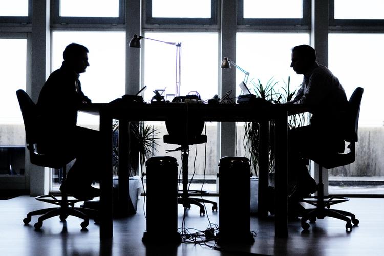 parallelt. Den seneste kortlægning af danskernes værdier viser, at arbejdsmoralen er helt i top. Men vi vil nu også gerne have tid til familien. Arkivfoto: Thomas Borberg 