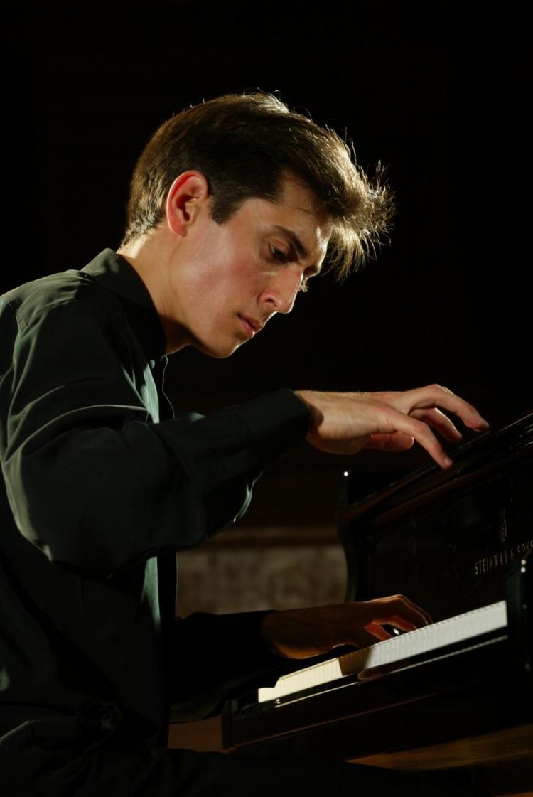 Jevgenij Sudbin er et helt fantastisk klavertalent. Hans fortolkning af Haydn er en fornøjelse for ørene. 