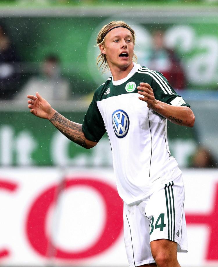Nedtur. En dårlig Simon Kjær-uge sluttede med nederlag til HSV. 