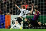 MÅL. For et år siden scorede Nicklas Bendtner mod FC Barcelona, der dog vandt sammenlagt. 