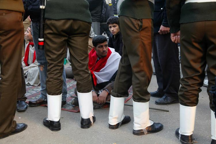 De få demonstranter, der er tilbage på Tahrirpladsen, beskrives som 'hardcore'. Egyptisk militær holder godt øje med de protesterende. 