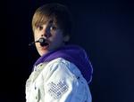 bieberpanik. Teenageidolets stemme er i overgang. Heldigvis er hans hår ikke helt forkert, han går i det rigtige tøj og han er vist heller ikke genert. 