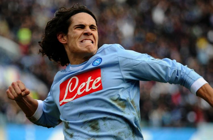 topscorer. Efter at have været i VM-semifinalen med Uruguay blev Edinson Cavani udlejet til Napoli med stor succes. 