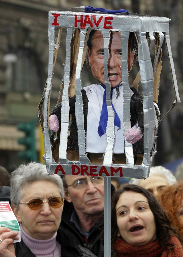 Protest. I weekenden gav tusinder af italienske kvinder deres uforbeholdne mening til kende om deres ministerpræsident og hans sex-eskapader. 