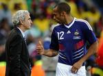 fornærmet. Efter VM er Raymond Domenech forhenværende som landstræner og Thierry Henry er skiftet til den amerikanske liga. 